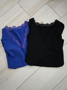 LOT 2 Sleeveles Blouses